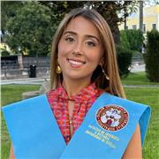 Profesora Geografía e Historia Secundaria y Bachillerato en Málaga. Tengo 23 años, estoy graduada de dos carreras por la Universidad de Sevilla: Geografía y Gestión del Territorio e Historia. Actualmente estoy estudiando el Máster de Profesorado en la Uni